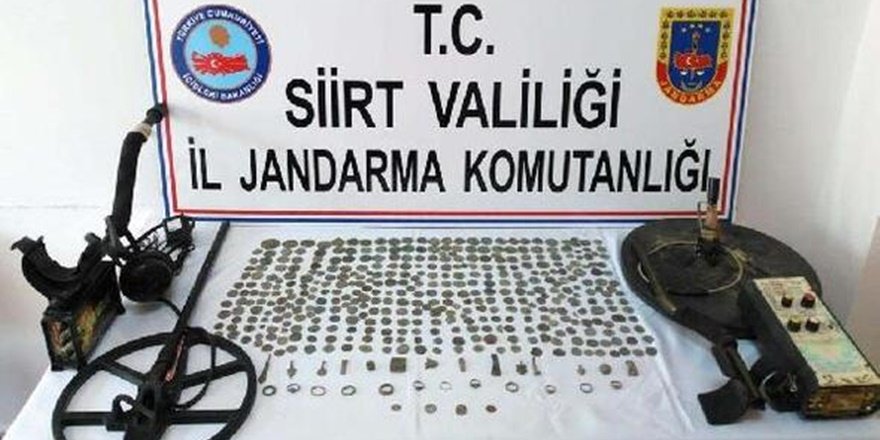 Siirt'te tarihi eser operasyonu:  143 sikke ele geçirildi