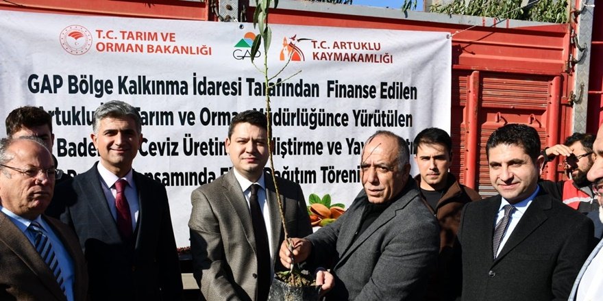 Artuklu’da çiftçilere 46 bin fidan dağıtıldı