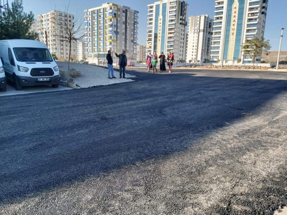 Bağlar Belediyesi, kendi ürettiği asfaltla hizmet veriyor