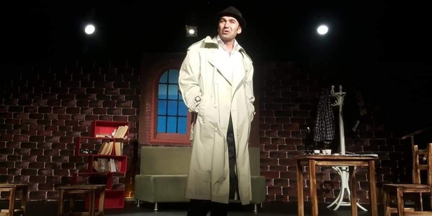 ‘Orhan Veli’ oyunu Van'da sahne  aldı