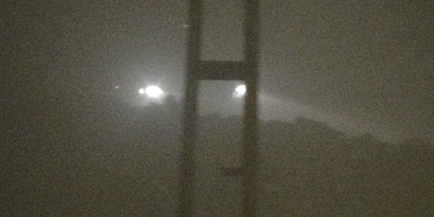 Yüksekova’da yoğun sis: Göz gözü görmüyor