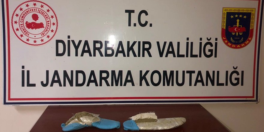 VİDEO - Diyarbakır’da ayakkabı içinde esrar sevkiyatı