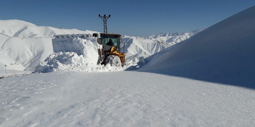 Hakkari’de 311 yerleşim yolu yeniden ulaşıma açıldı