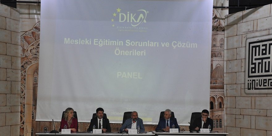 Mardin'de "Mesleki Teknik Eğitimin Sorunları ve Çözüm Önerileri" paneli