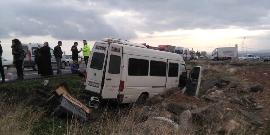 Şanlıurfa'da feci kaza: 2 ölü 12 yaralı