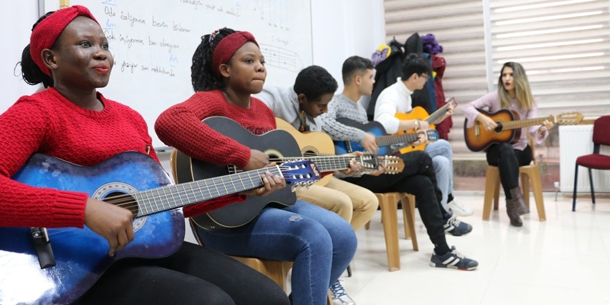 Siirt’te müzik dünya dili oldu