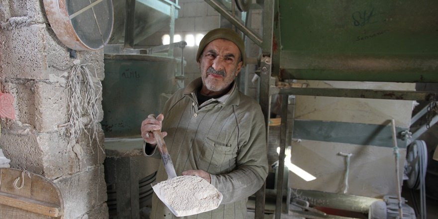 Mardin’deki taş değirmen’de 40 yıl ter döktü