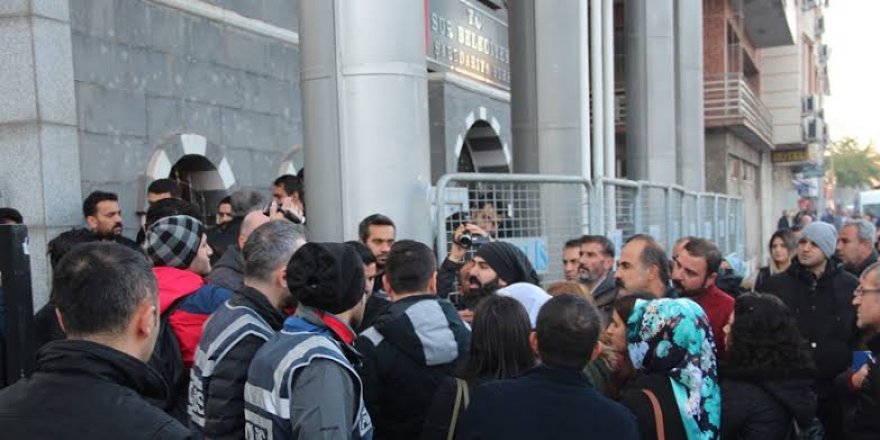 Sur Belediyesi’nin HDP’li meclis üyelerine görevden uzaklaştırma