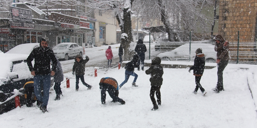 Mazıdağı beyaza büründü