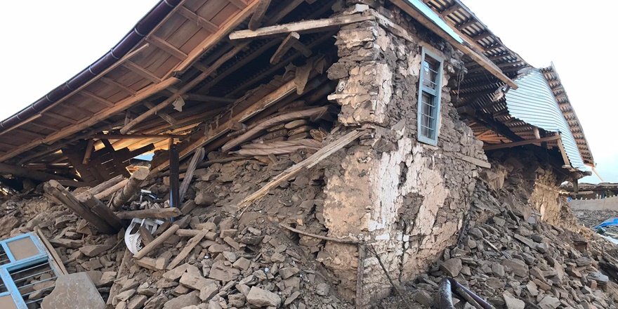 VİDEO - Elazığ depreminde kırsal bölgelerde ciddi yıkımlar var