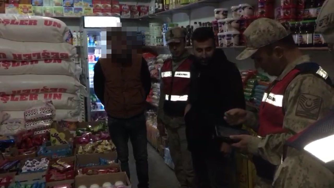 Cezaevi firarisi markette alışveriş yaparken yakalandı