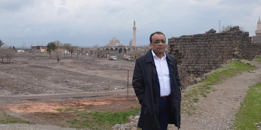 Tarihi yok ettiler, altınlarımızı çaldılar!