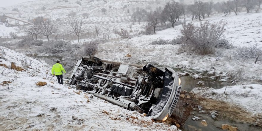 Mardin’de engelli basketbolcuları taşıyan araç kaza yaptı