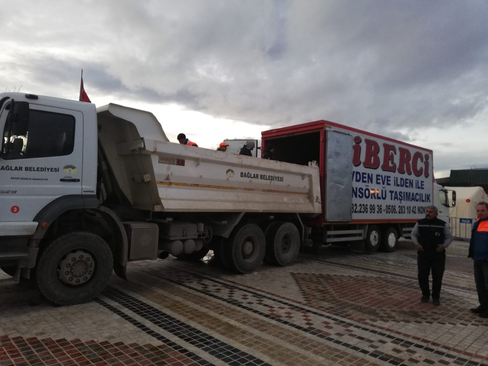 Bağlar Belediyesinden depremzedelere destek