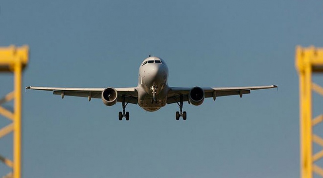 Umman seferini yapan uçak Diyarbakır’a acil iniş yaptı