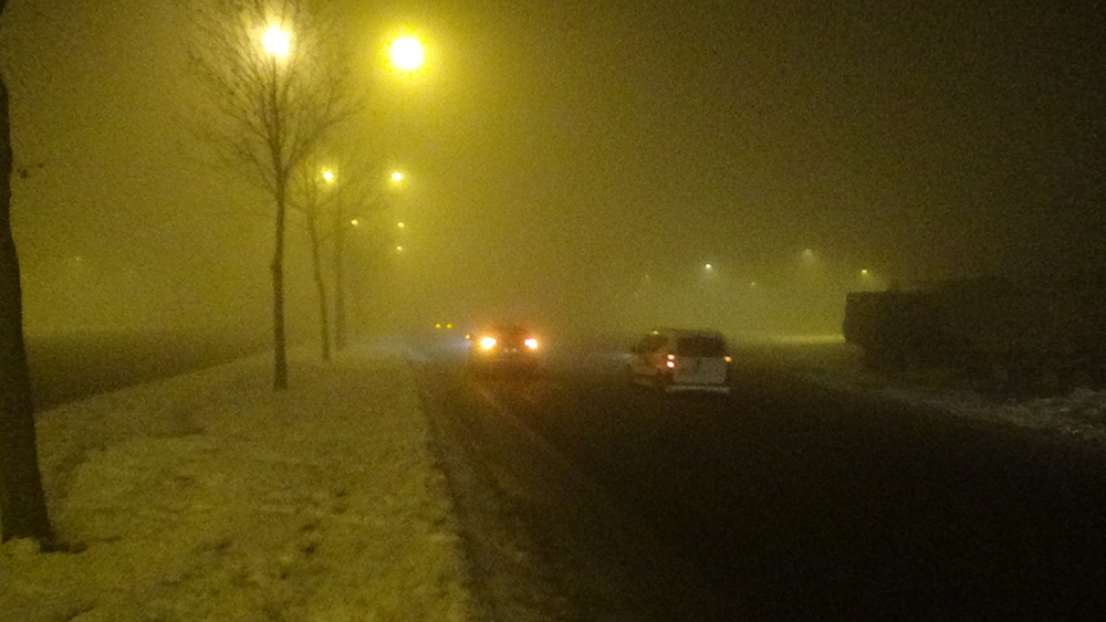 Diyarbakır’da sis esareti, görüş mesafesi 30 metrenin altına düştü