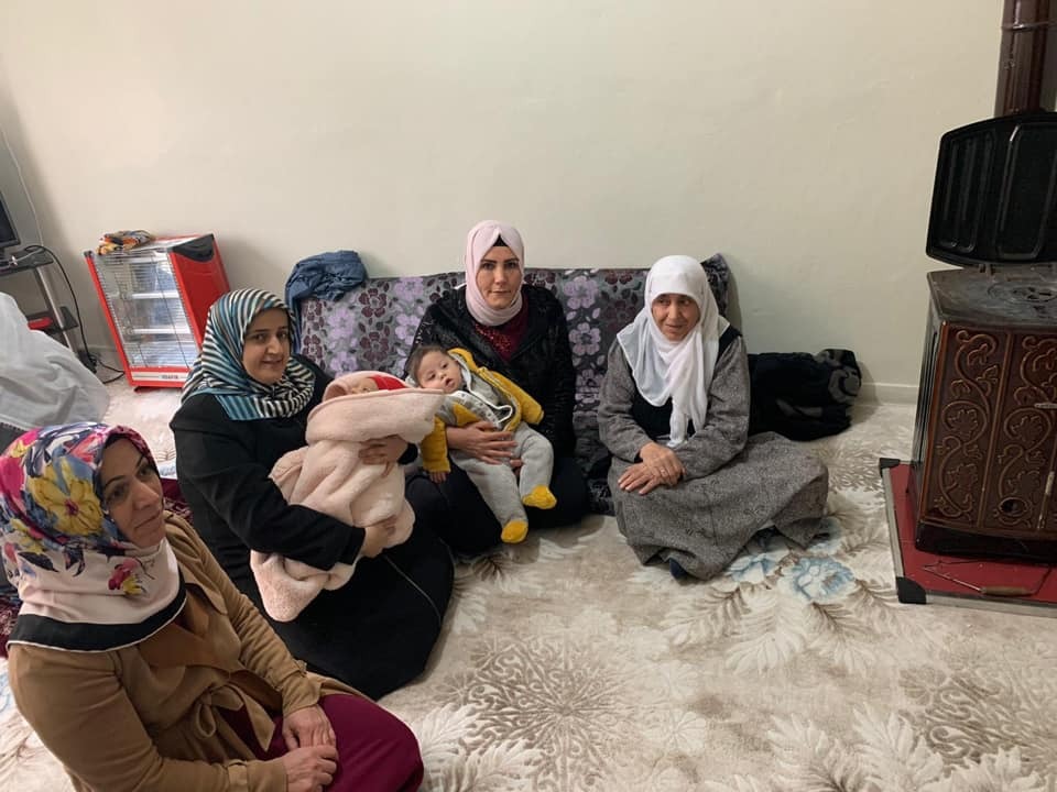 YENİ DOĞUM YAPAN ANNELERE ANLAMLI DESTEK