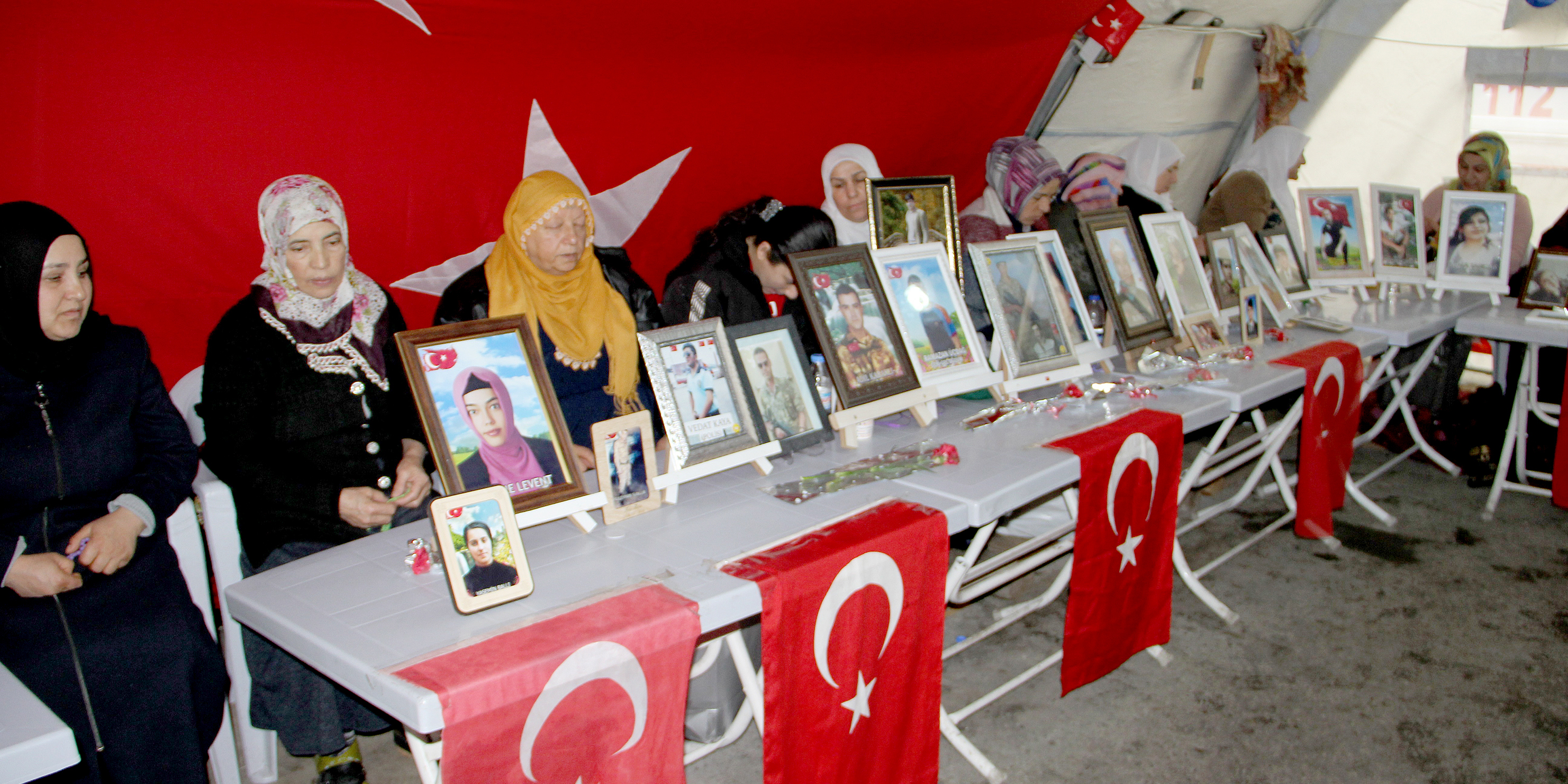 VİDEO - HDP önündeki ailelerin evlat nöbeti 181'inci gününde