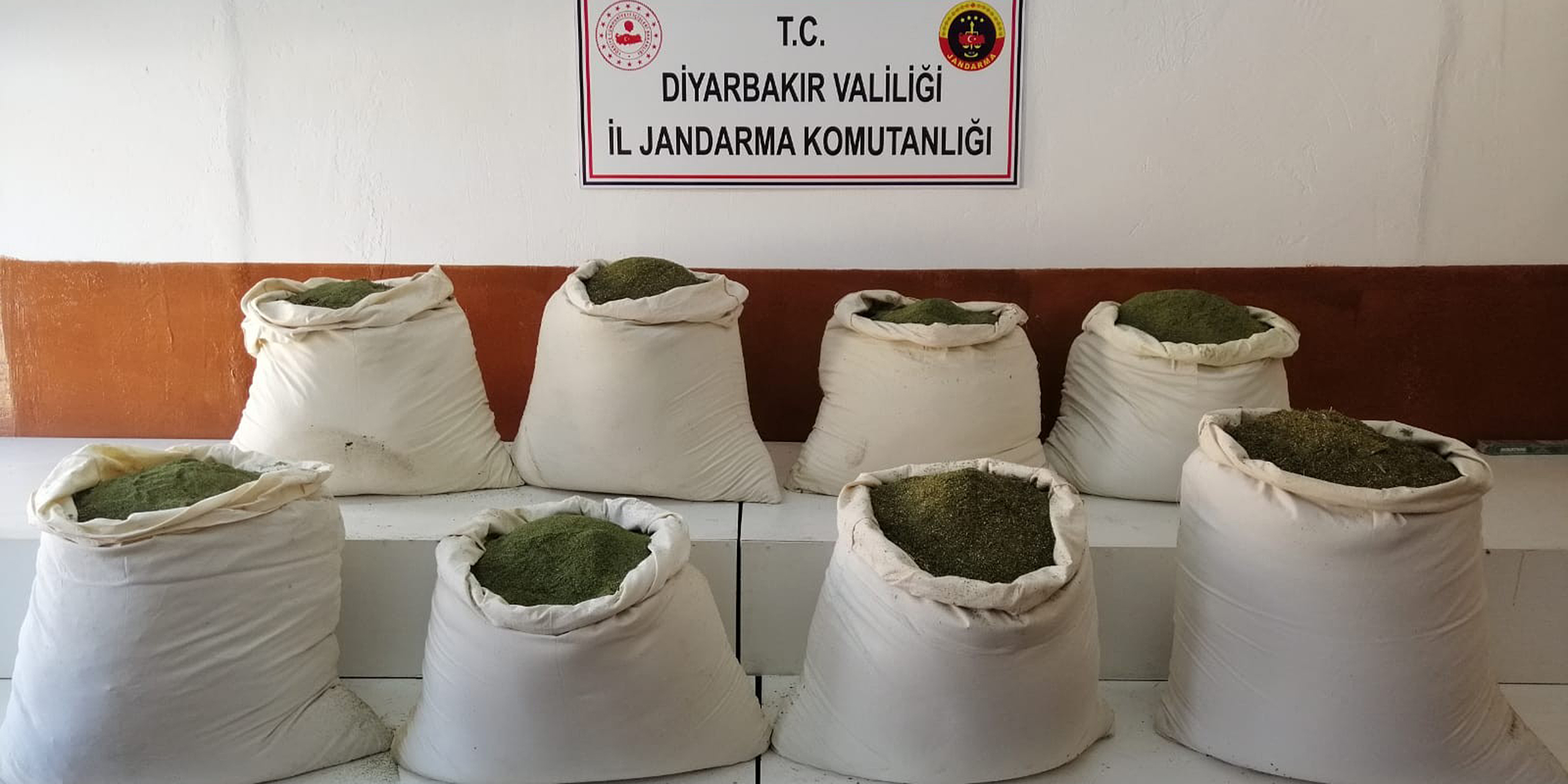 Diyarbakır’da 300 kilogram esrar ele geçirildi