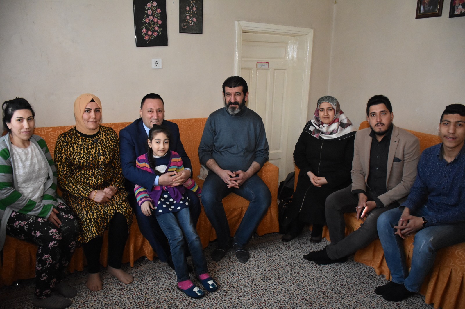 Bağlar belediye başkanının ev ziyaretleri sürüyor