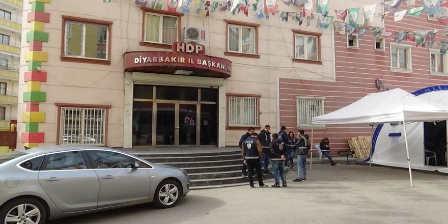 HDP önündeki ailelerin evlat nöbeti 186'ncı gününde