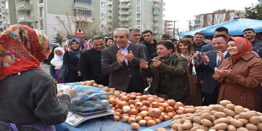 Bağlar Belediyesi’nden 8 Mart için Kadın semt pazarı kimlik kartı dağıtımı
