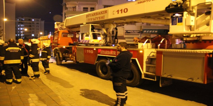 VİDEO - Diyarbakır'da ihmal yangına neden oldu