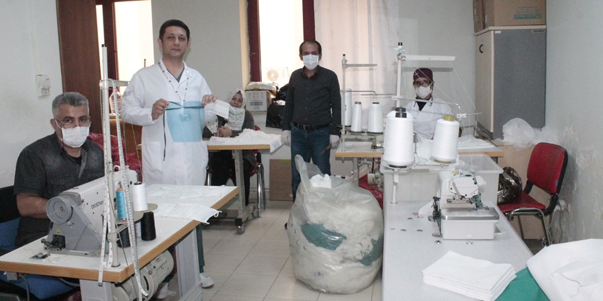Hastane, kendi personeli için maske üretmeye başladı