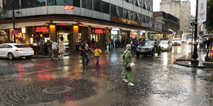 VİDEO - Diyarbakırda şiddetli yağış