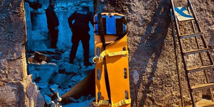 İki katlı ev çöktü: 1 kişi enkaz altında kaldı