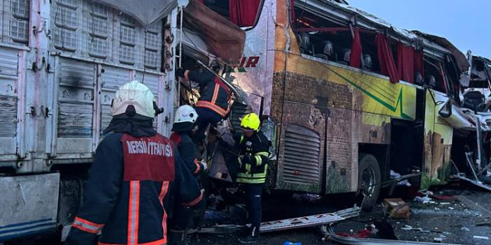 VİDEO - Diyarbakır’a ait yolcu otobüsü kaza yaptı: 10 ölü, 30 yaralı