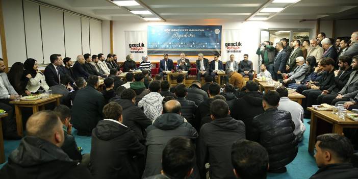 Gençlik ve Spor Bakanı Bak, Diyarbakır’da gençlerle buluştu