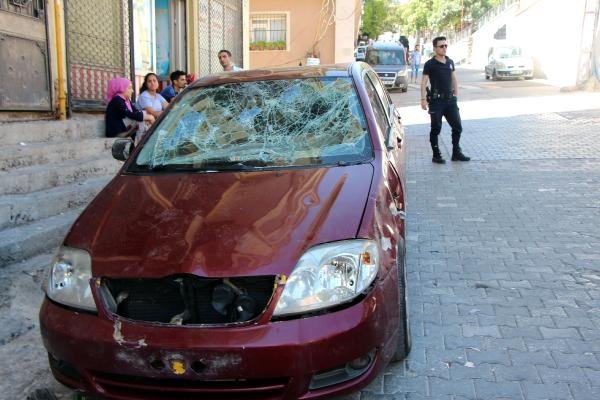 Polislerin önlem amaçlı bekleyişi sürüyor