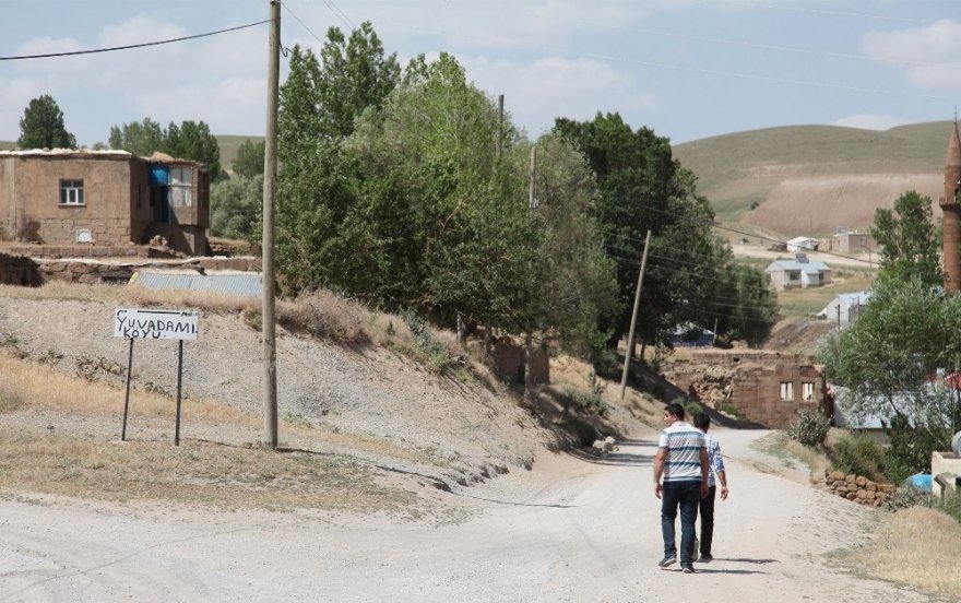 2 Yaşındaki Sami Yusuf Toprağa Verildi