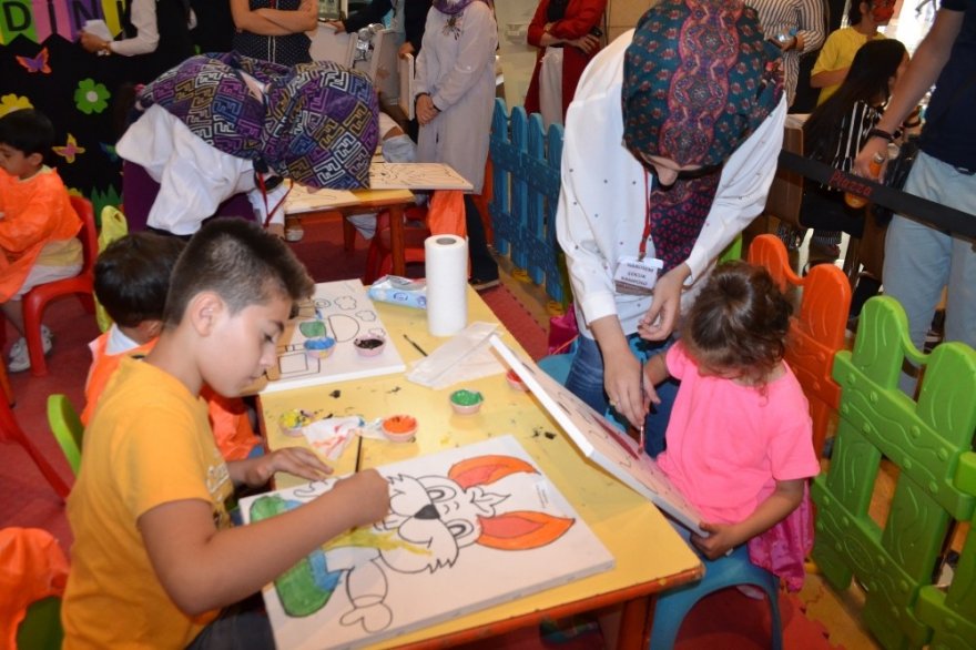 Eğlendirerek Öğretiyor