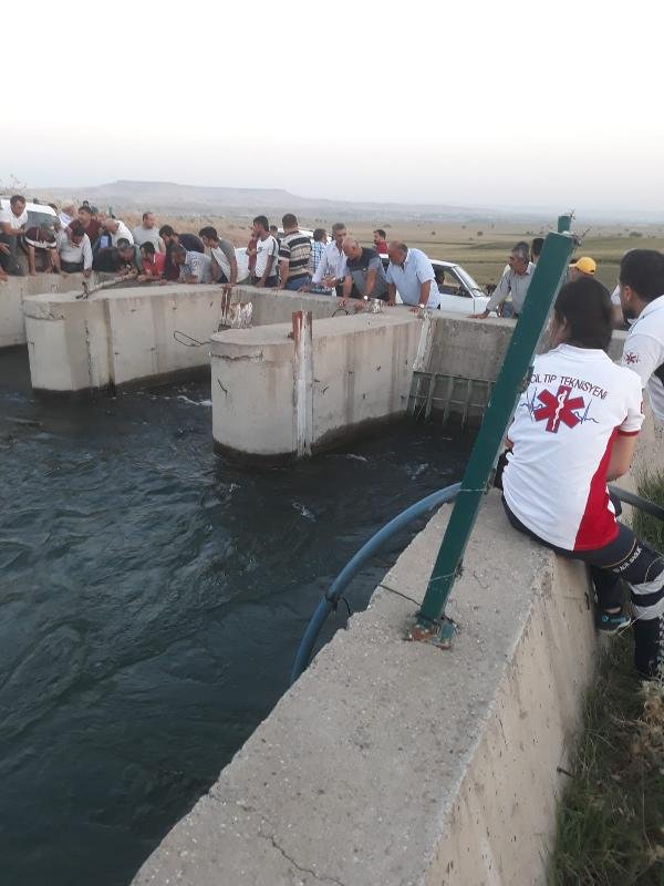 2 Kardeş Sulama Kanalına düştü