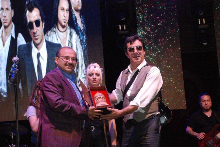 Bitlisliler Kurtuluş Gününde ‘Ayna’ İle Coştular