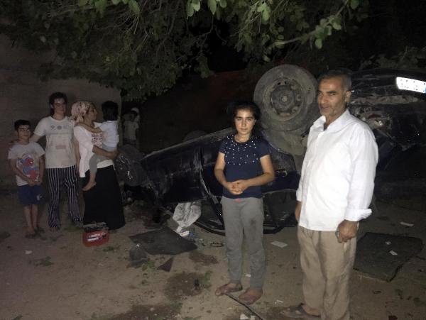 20 Metreden Evin Avlusuna Düşen Otomobildeki 3 Kişi Yaralandı