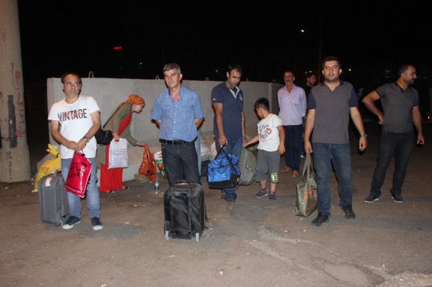 Otobüs Firması İstanbul’a Giden 20 Yolcuyu Yolda Bıraktı