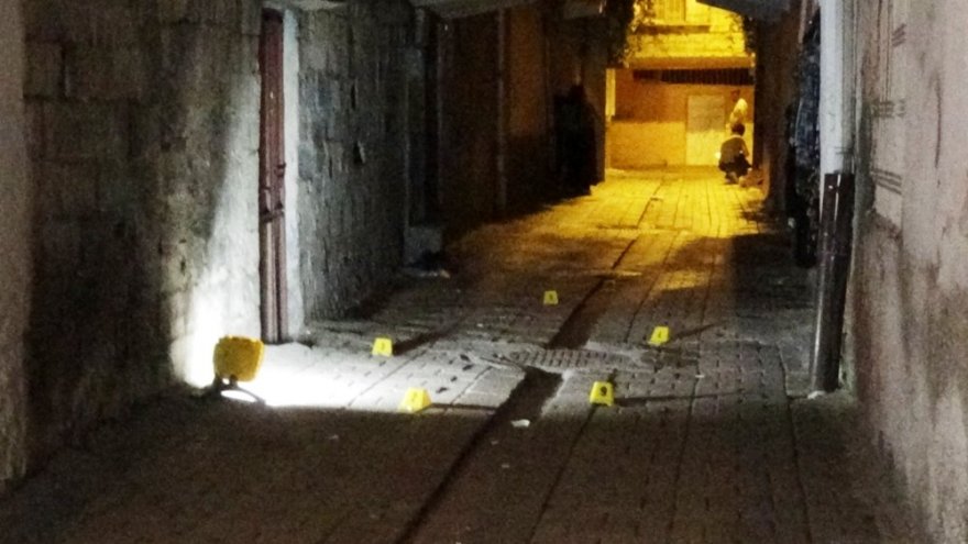 Ev Baskını: 2 Yaralı