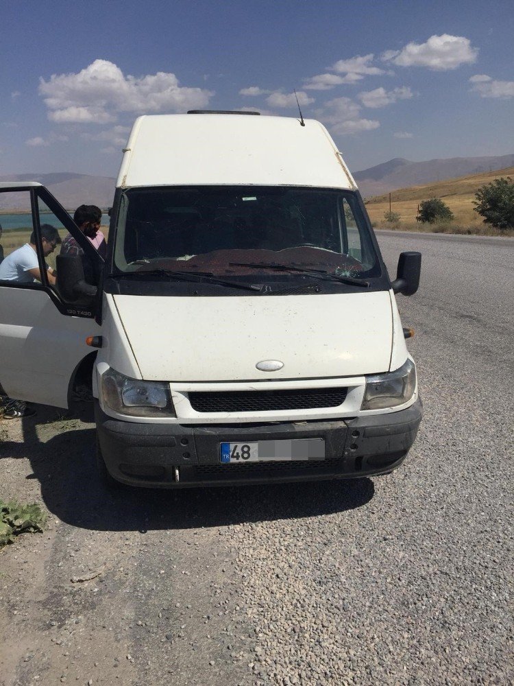 15 Kişilik Minibüste 40 Kaçak Şahıs Yakalandı