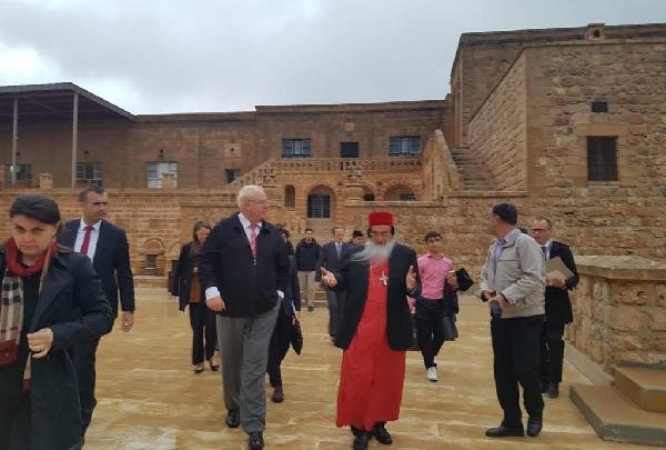 Alman Ve Fransız Büyükelçiler Mardin'de Tarihi Manastırı Gezdi