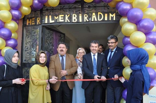 Yüksekovalı Öğrenciler İçin Atkı Ördüler