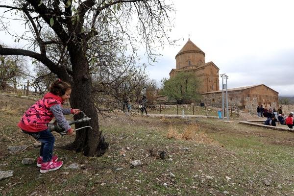 Van Gölü'ndeki Akdamar Adası İçme Suyuna Kavuştu