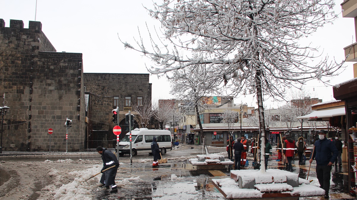 sur-dagkapi-temizlik-kar.jpg