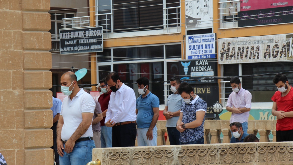 mardin-cuma-namaz.jpg