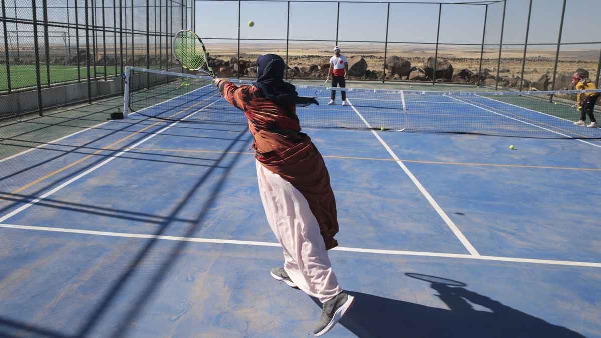 fatma-karakeci-tigris-tenis.jpg