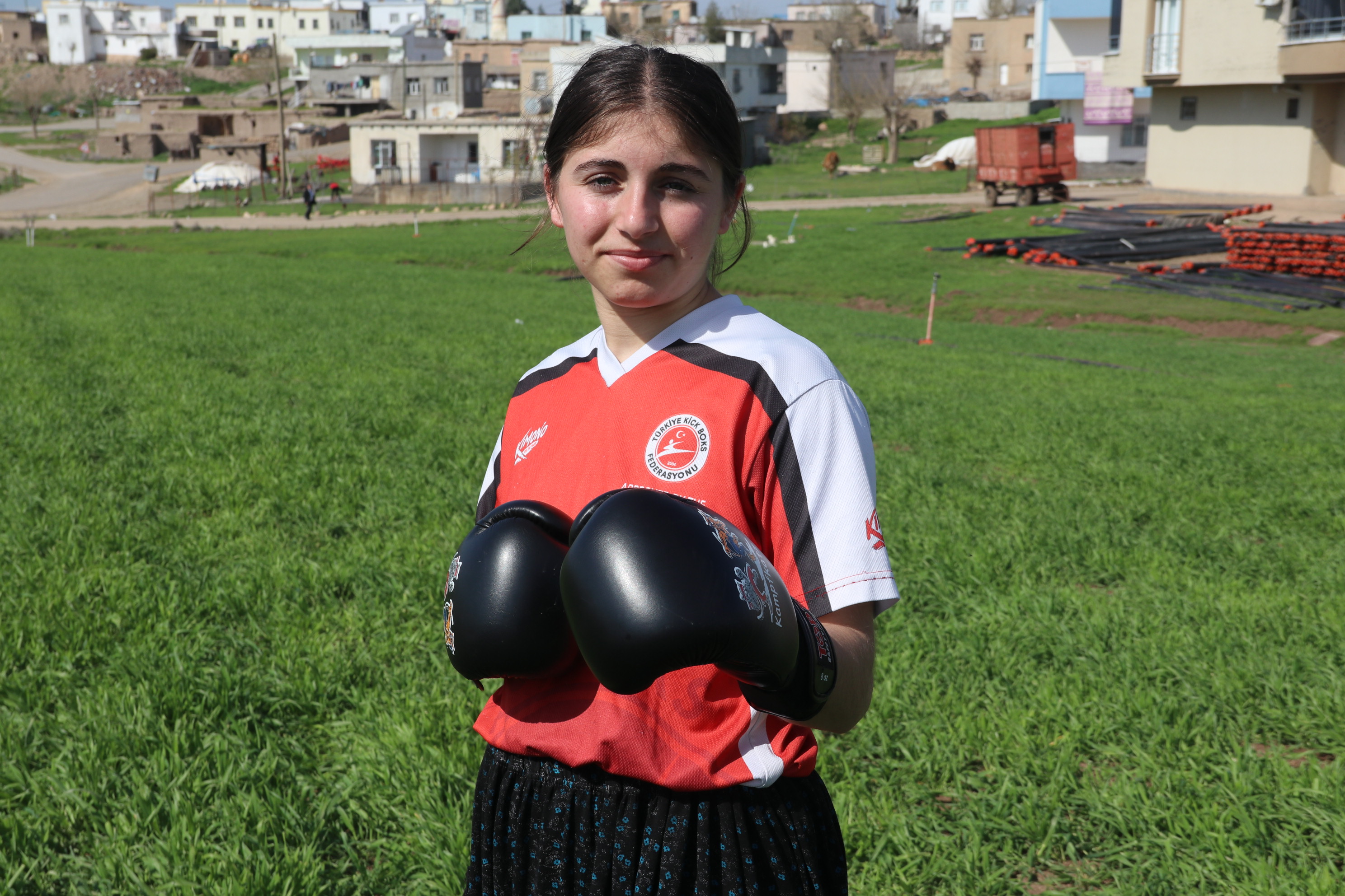aa-20230413-30836495-30836483-diyarbakirli-kick-boks-sampiyonu-meyrama-celebi-basarilariyla-koyundeki-kizlara-ornek-olmak-istiyor.jpg