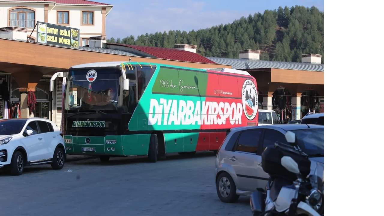 diyarbakirspor-turbe-ziyareti-2.jpg