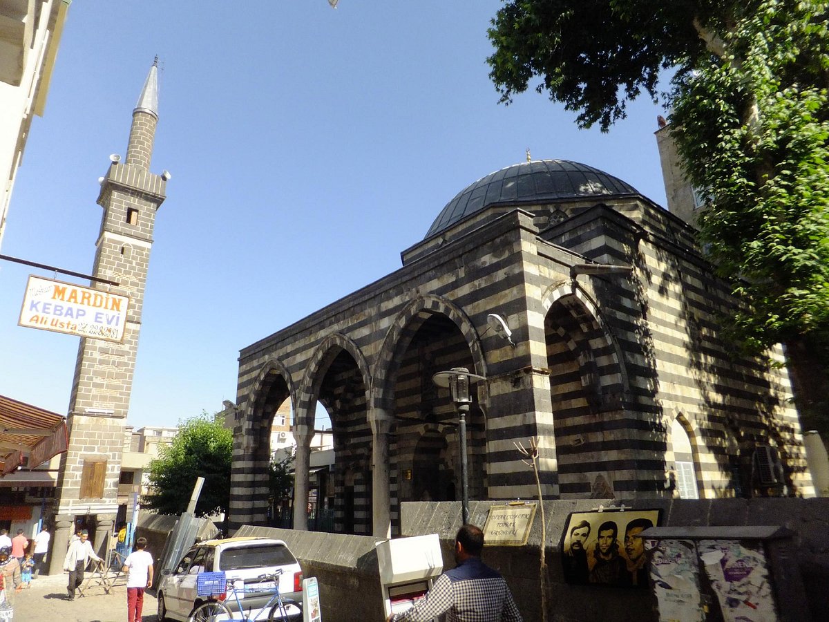 diyarbakir-dort-ayakli-minare.jpg